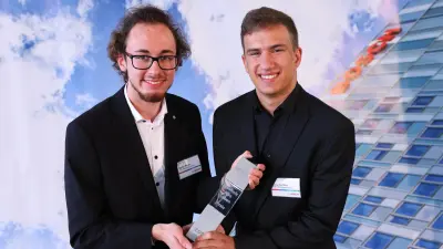Luca Nachbar und Stefan Pisjak von der HTL Mössingerstraße in Klagenfurt entwickelten ein Verkehrsanalyse-Tool mit Kamera und künstlicher Intelligenz, das bei frei fließendem und stehendem Verkehr die unterschiedlichen Fahrzeugtypen erkennt und die gesammelten Daten für Analysen aufbereitet.